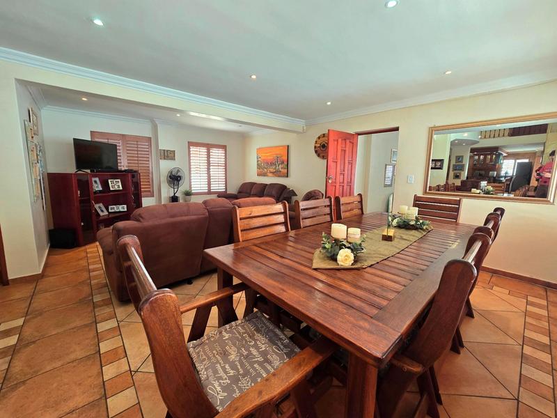 5 Bedroom Property for Sale in Golden Mile Western Cape
